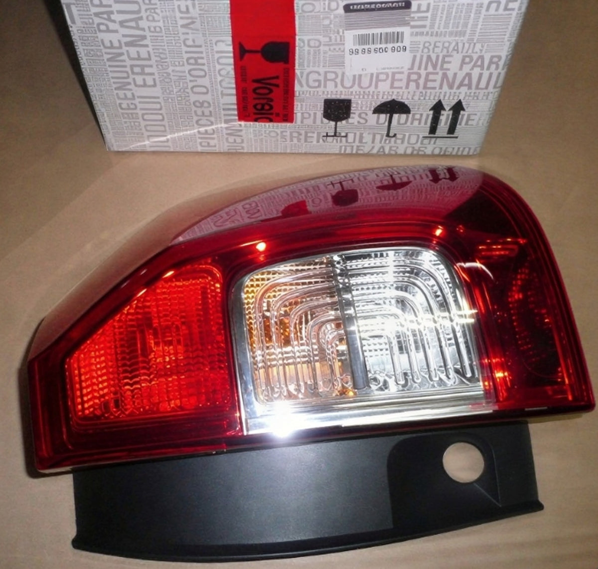 Dacia Logan MCV Sağ Arka Stop Lambası Mais 265502081R - main