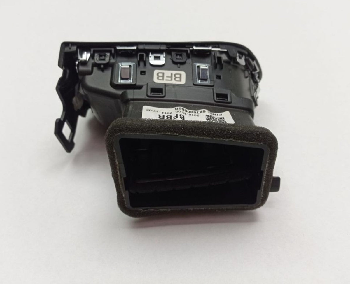 Renault Megane 4 Sağ Torpido Havalandırma Izgarası Mais 687600666R - product