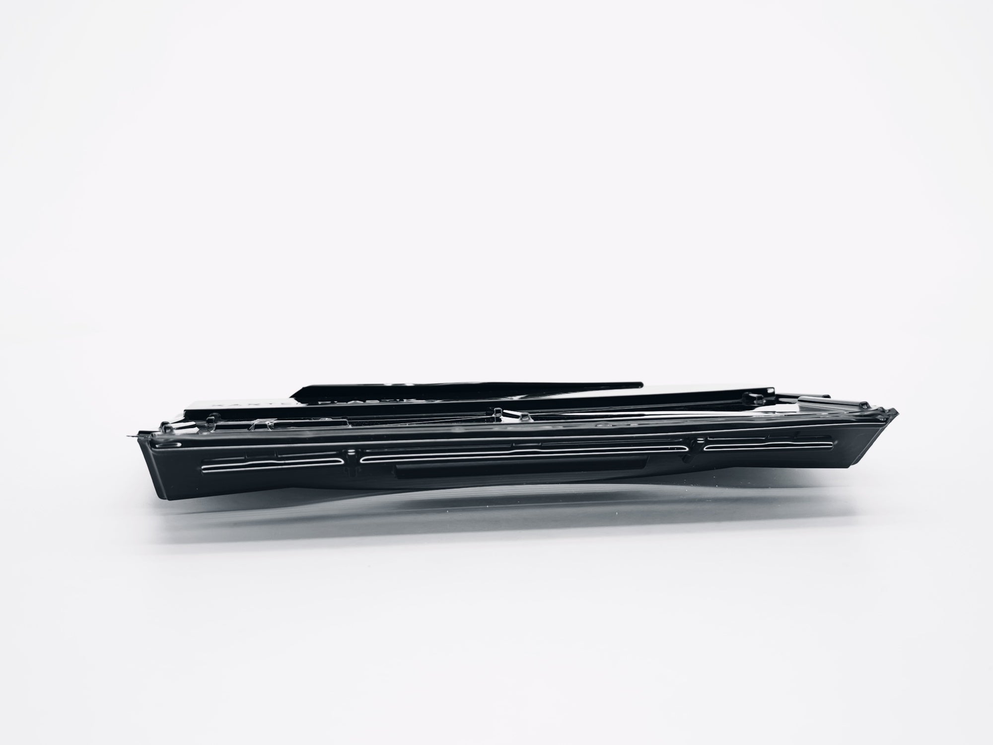 R9, R11, R19 Akü Üst Plastiği Urs - product