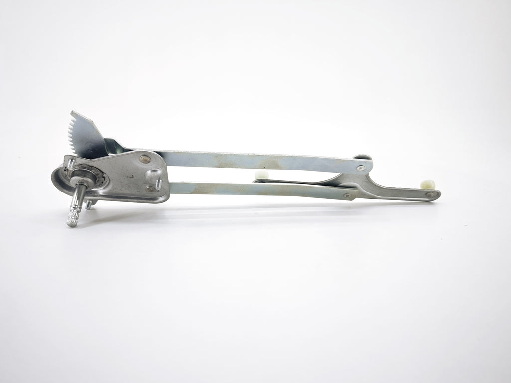 R9 R11 CAM KRİKOSU ARKA SOL  - product