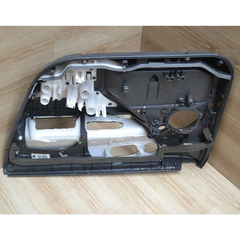 Sol Ön Kapı Döşemesi Megane 2 8200368819
