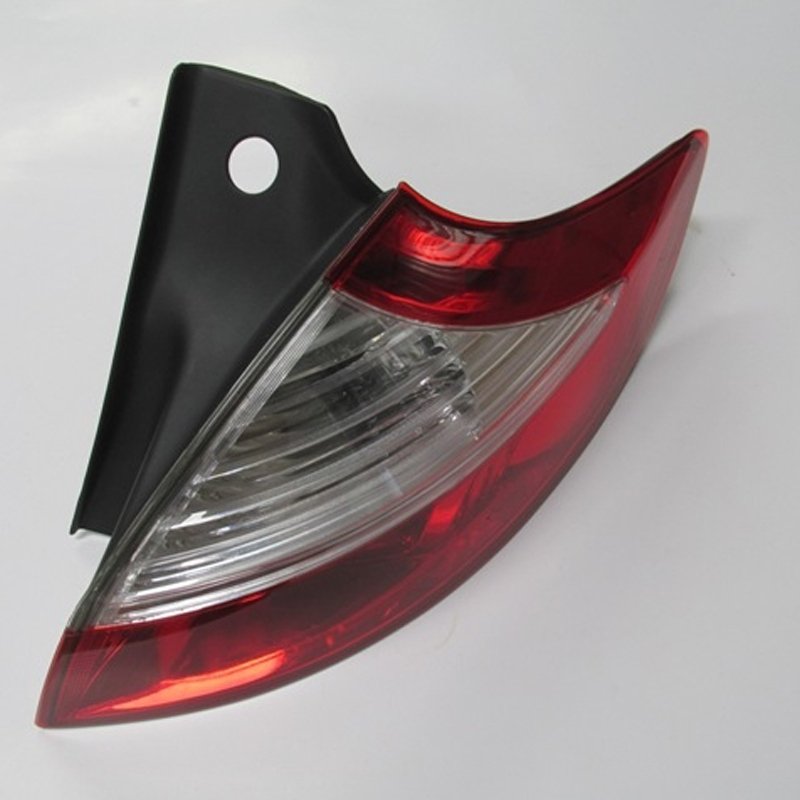 Megane 3 Hb Stop Lambası Dış Sağ Kırmızı Beyaz 2010 - 2013 Meydan
