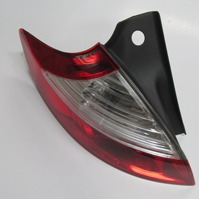 Megane 3 Hb Stop Lambası Dış Sol Kırmızı Beyaz 2010 - 2013 Meydan