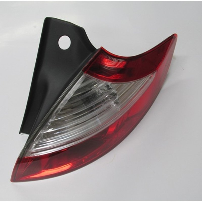 Megane 3 Hb Stop Lambası Dış Sağ Kırmızı Beyaz 2014 - 2015 Meydan