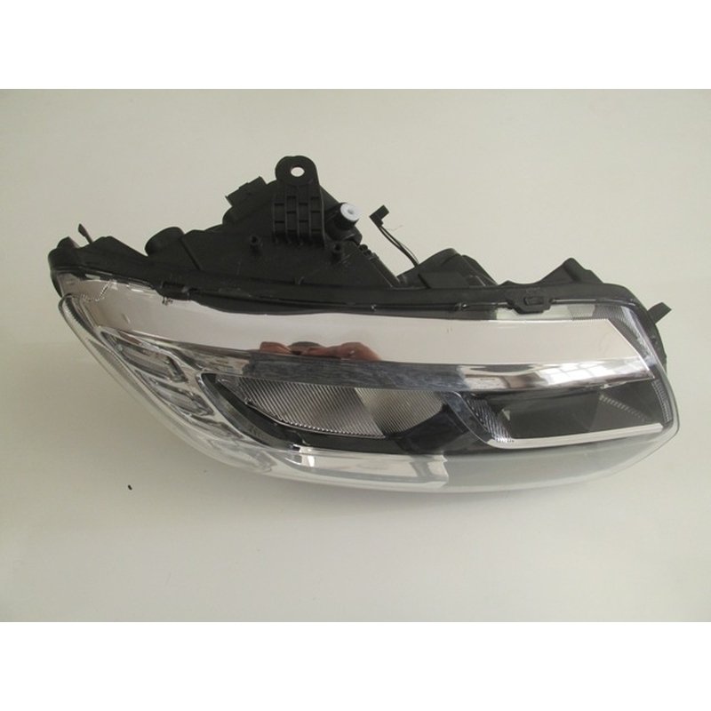 Sandero 17 - 20 Far Lambası Sağ Manuel Ledli 260105925R