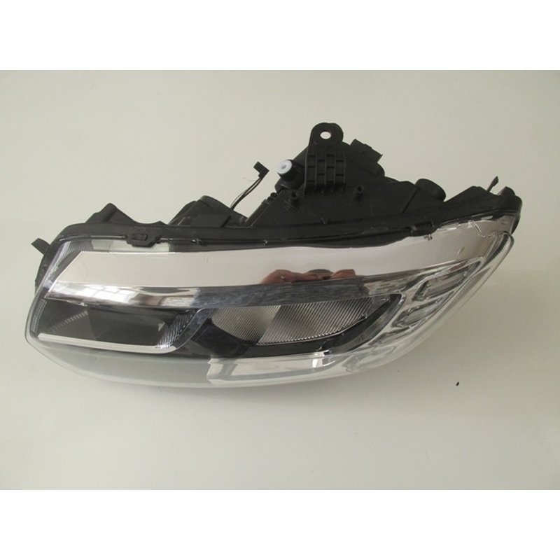 Sandero 17 - 20 Far Lambası Sol Manuel Ledli 260604218R