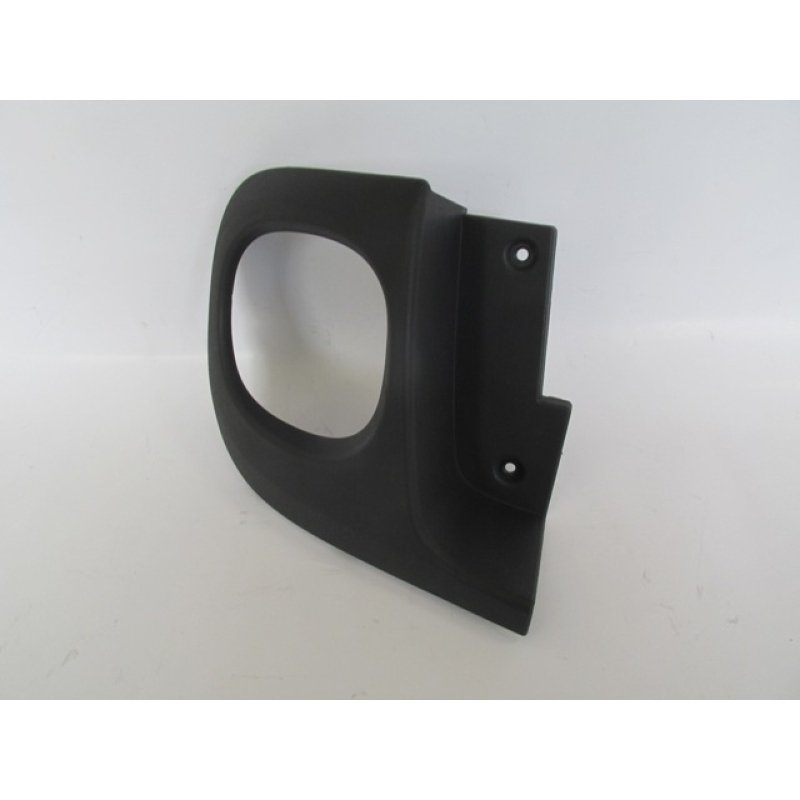 Fiat 500L 13 - 16 Arka Tampon Bandı Sol Sis Delikli 735559352