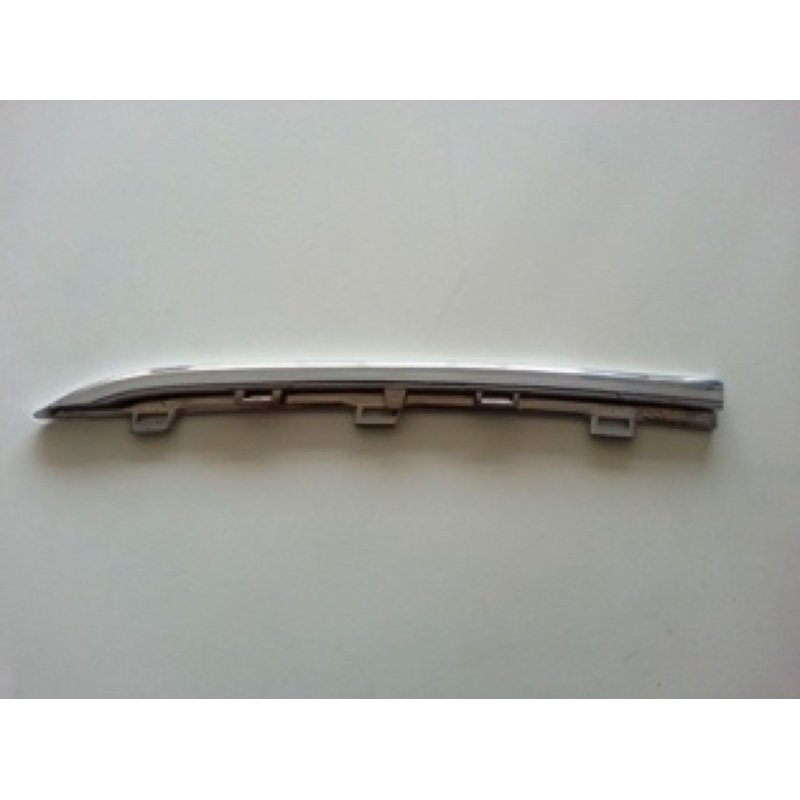 Linea 12 - 17 Ön Panjur Üst Çıtası Kısa Nikelajlı Sağ 735548043