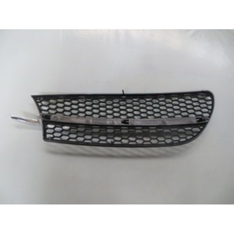 Alfa 147 01 - 05 Ön Tampon Panjuru Sağ Siyah Çıtası 46840462