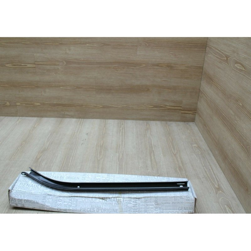 Kangoo Sürgülü Kapı Rayı Üst Sağ Orijinal 7700303516