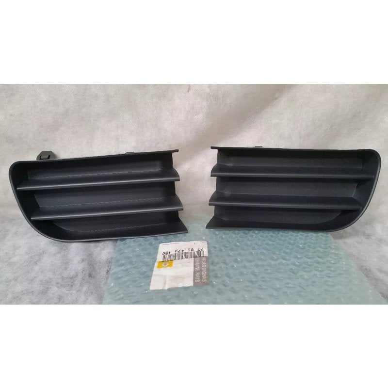 Megane 2 Sis Farı Kapak Plastiği Ön Sağ Sol Siyah Sis Deliksiz Orijinal 7701474480