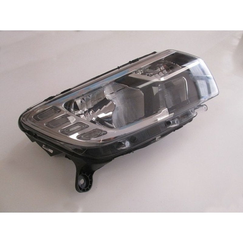 Sandero 17 - 20 Far Lambası Sağ Manuel Ledli 260105925R