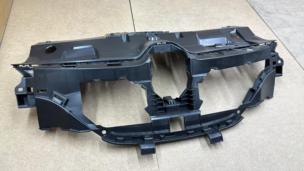 Ön Panjur İç Takviyesi Plastiği Renault : Megane 2016> 620367005R 620368855R