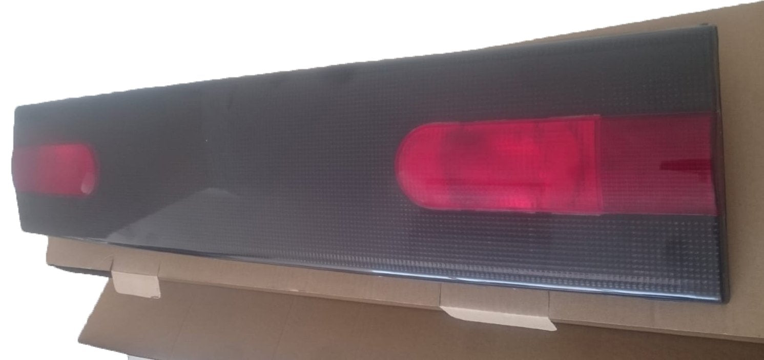 Renault 19 Arka Işık Bandı Orijinal 7702127038