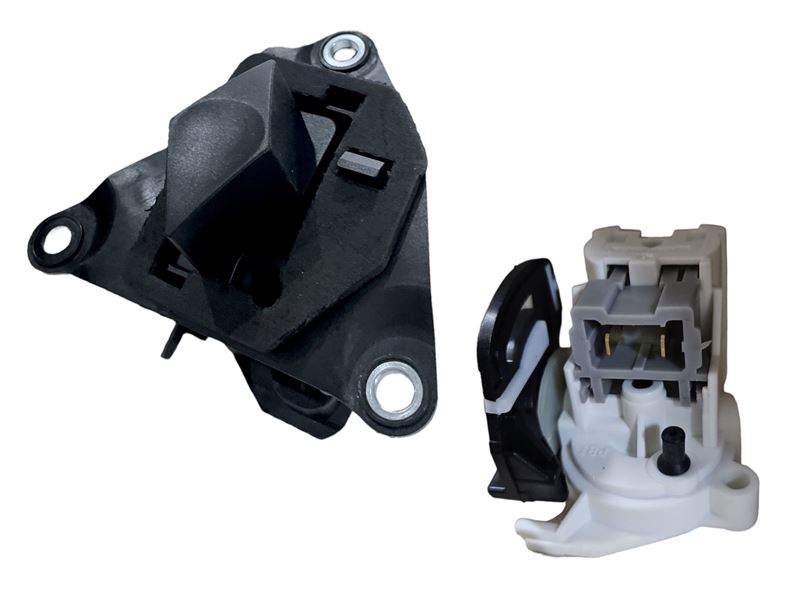 Renault Clio 2 3 Bagaj Kilidi Ve İç Plastiği Takım Serkar 26393